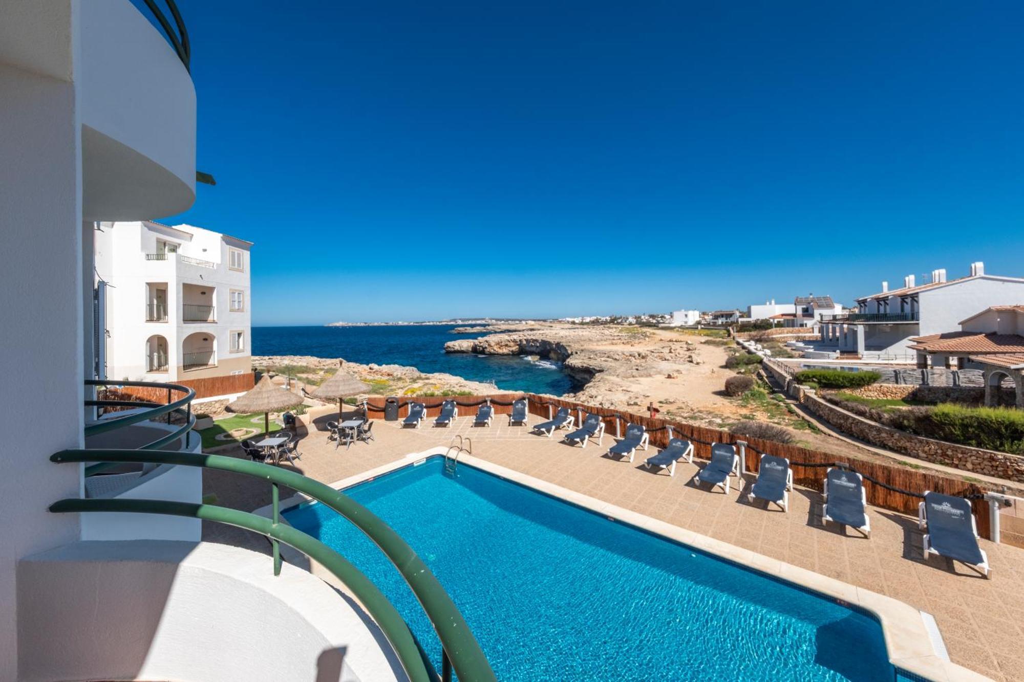 Apartamentos Sol Ponent Cala Blanca  Exterior foto