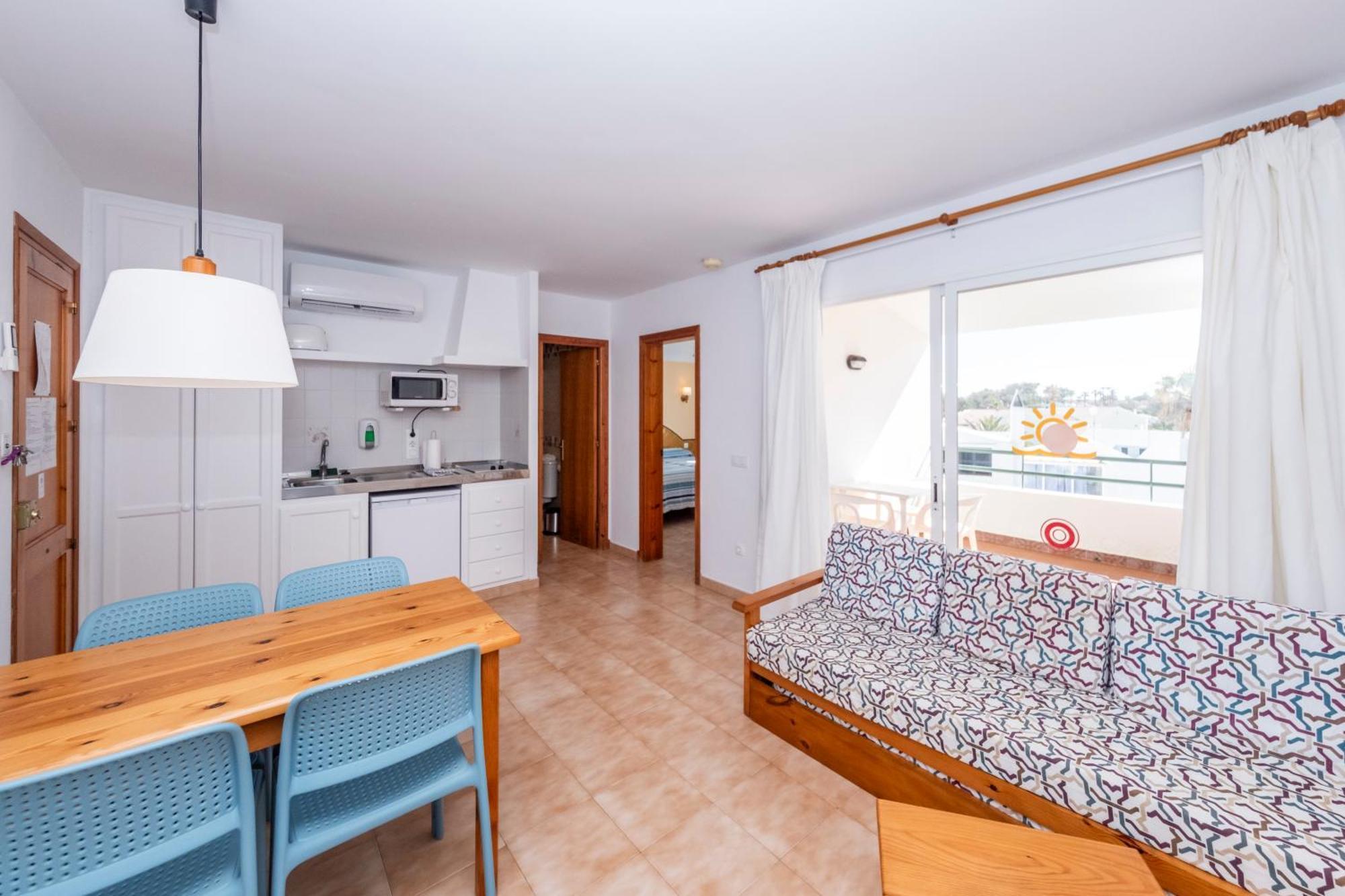 Apartamentos Sol Ponent Cala Blanca  Exterior foto