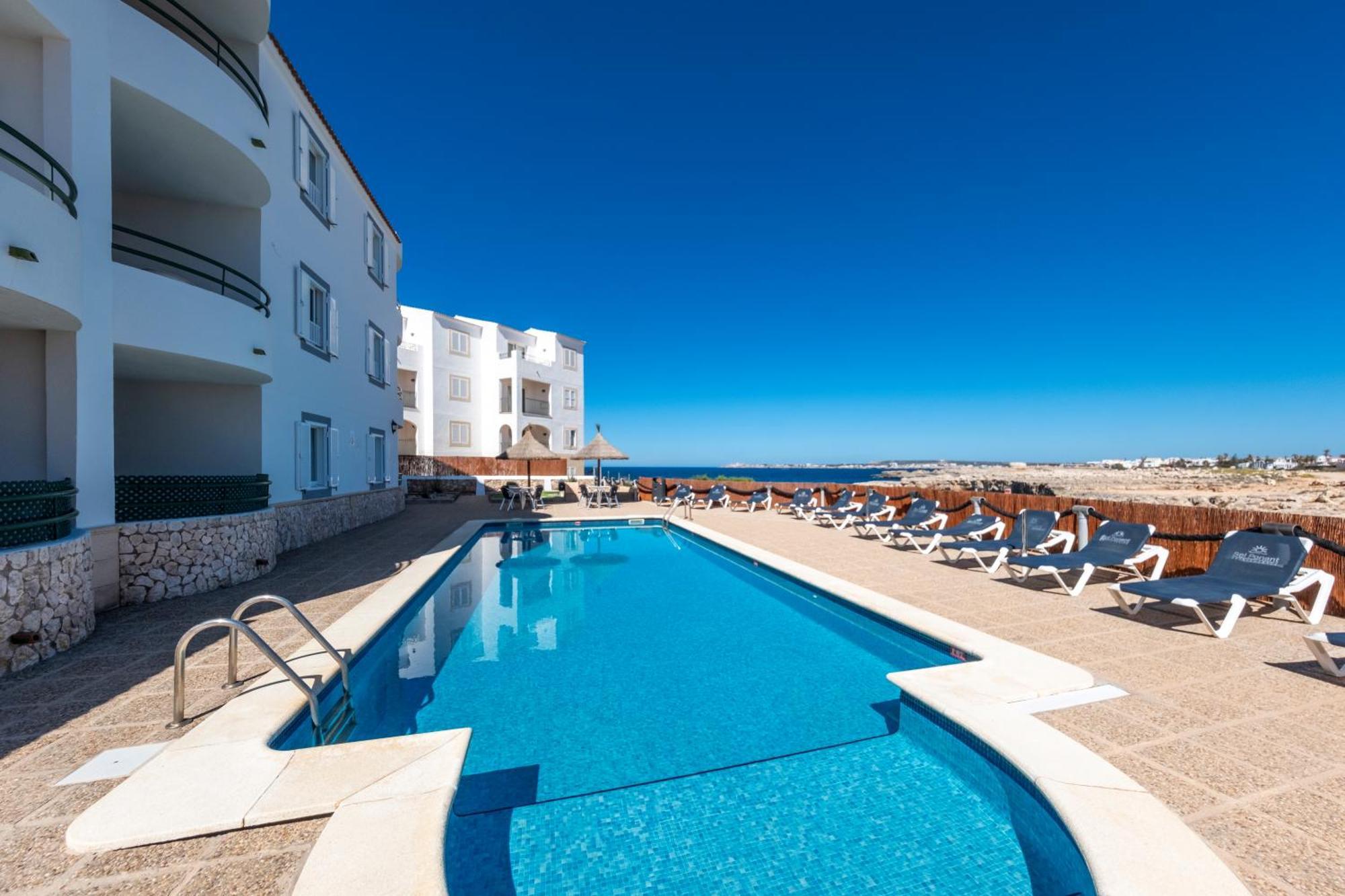 Apartamentos Sol Ponent Cala Blanca  Exterior foto