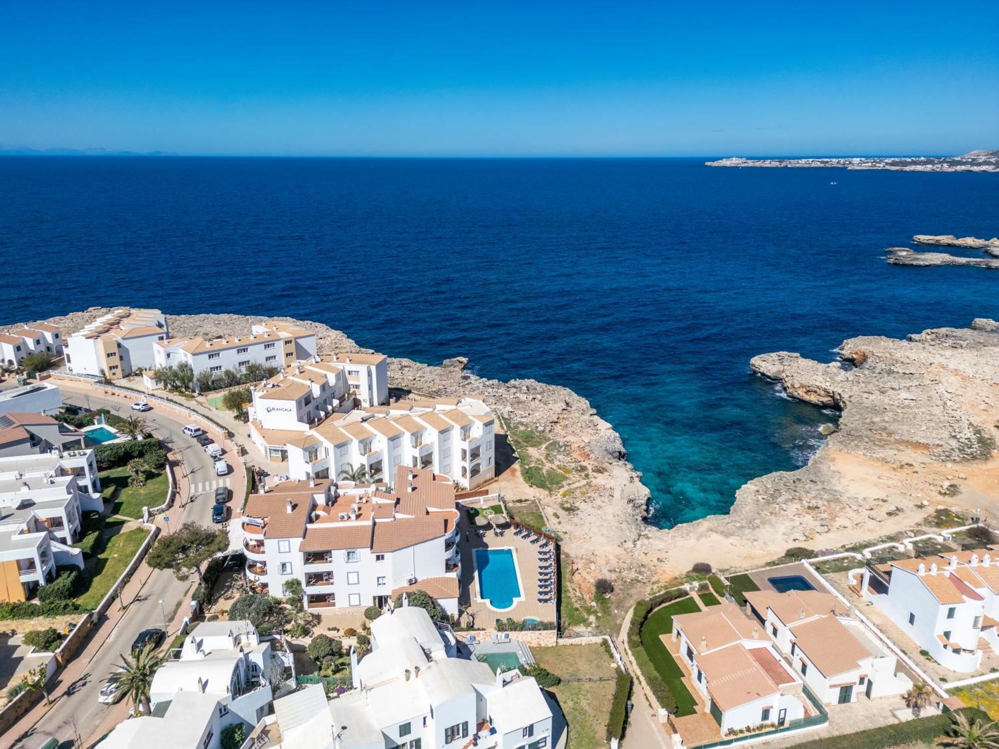 Apartamentos Sol Ponent Cala Blanca  Exterior foto