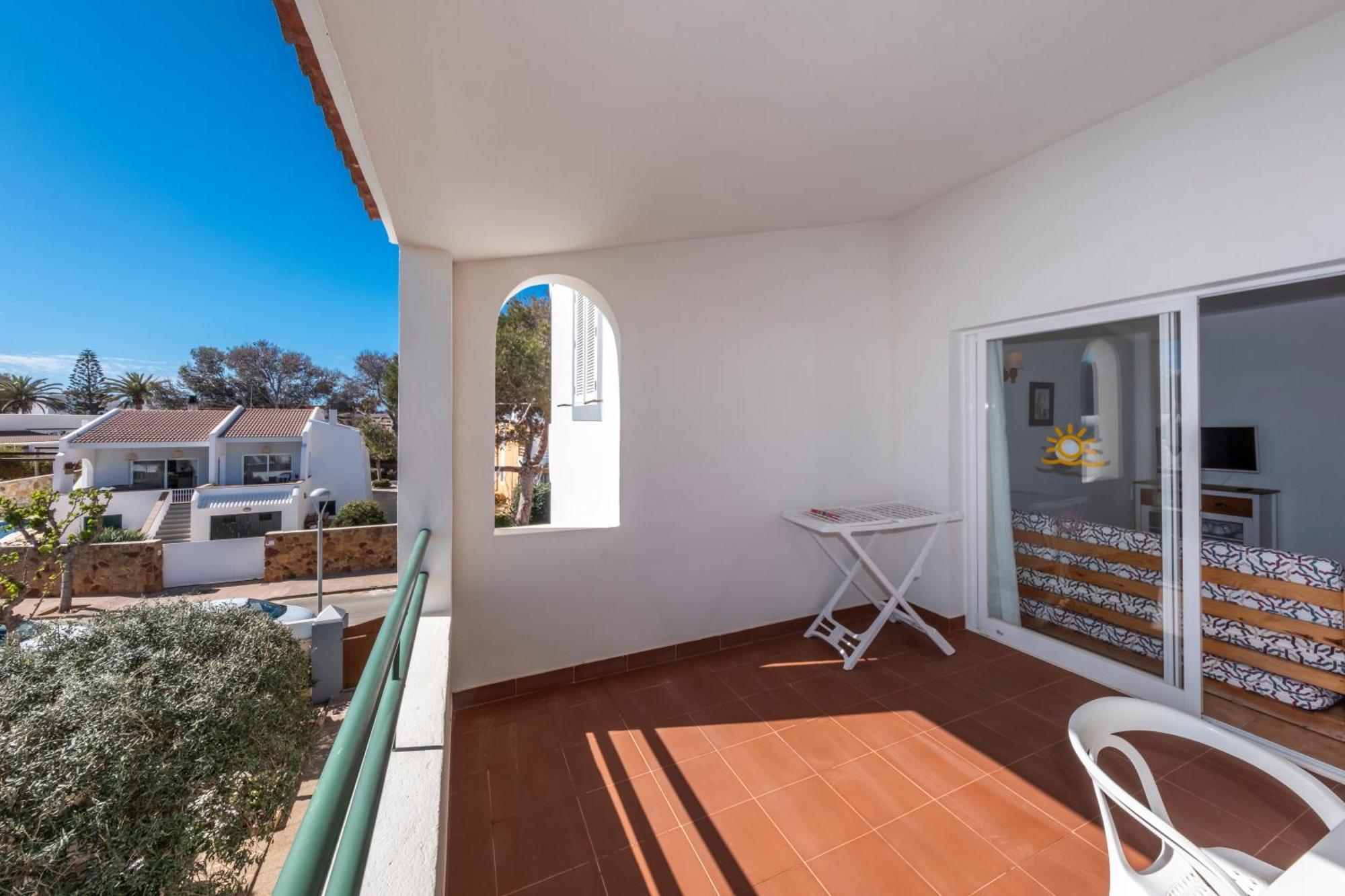 Apartamentos Sol Ponent Cala Blanca  Exterior foto