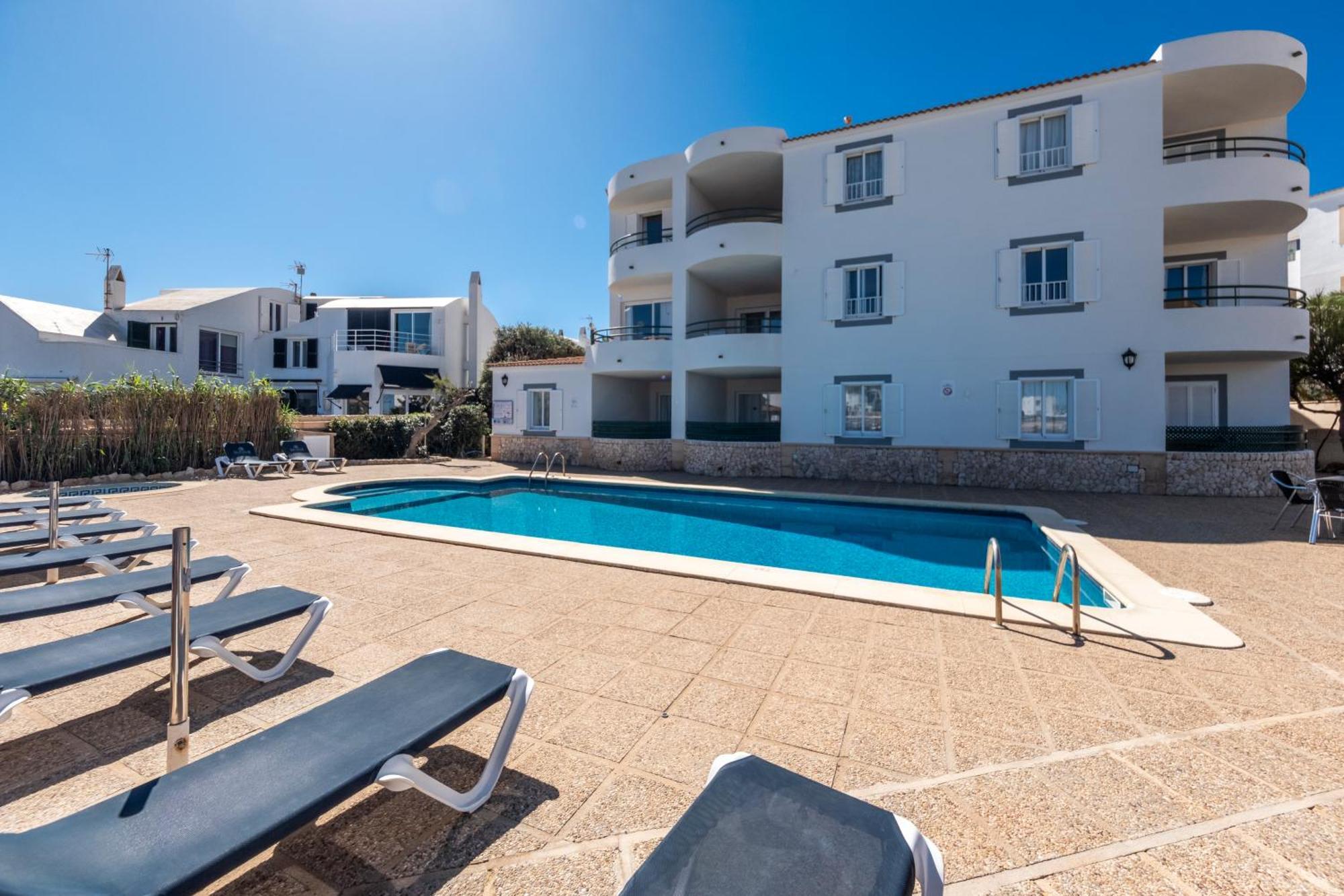 Apartamentos Sol Ponent Cala Blanca  Exterior foto