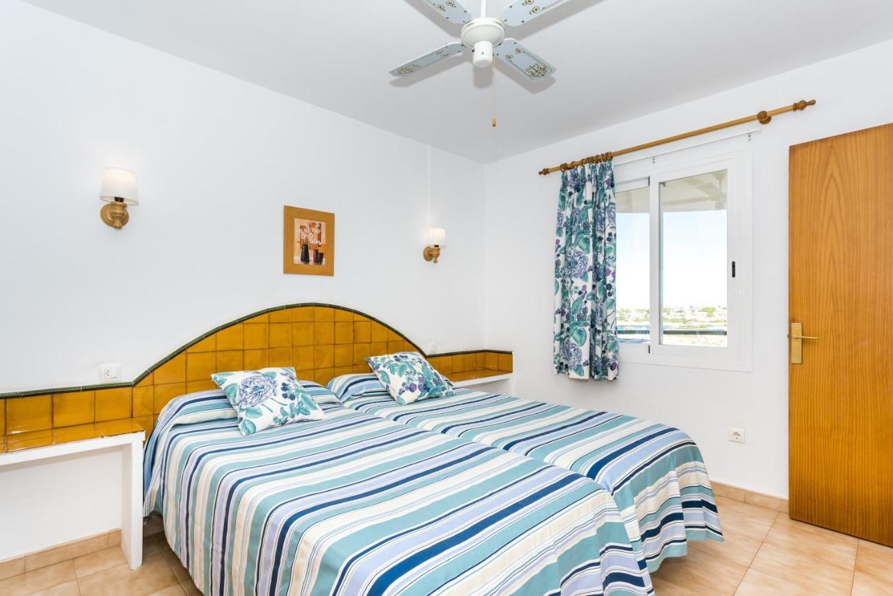 Apartamentos Sol Ponent Cala Blanca  Exterior foto