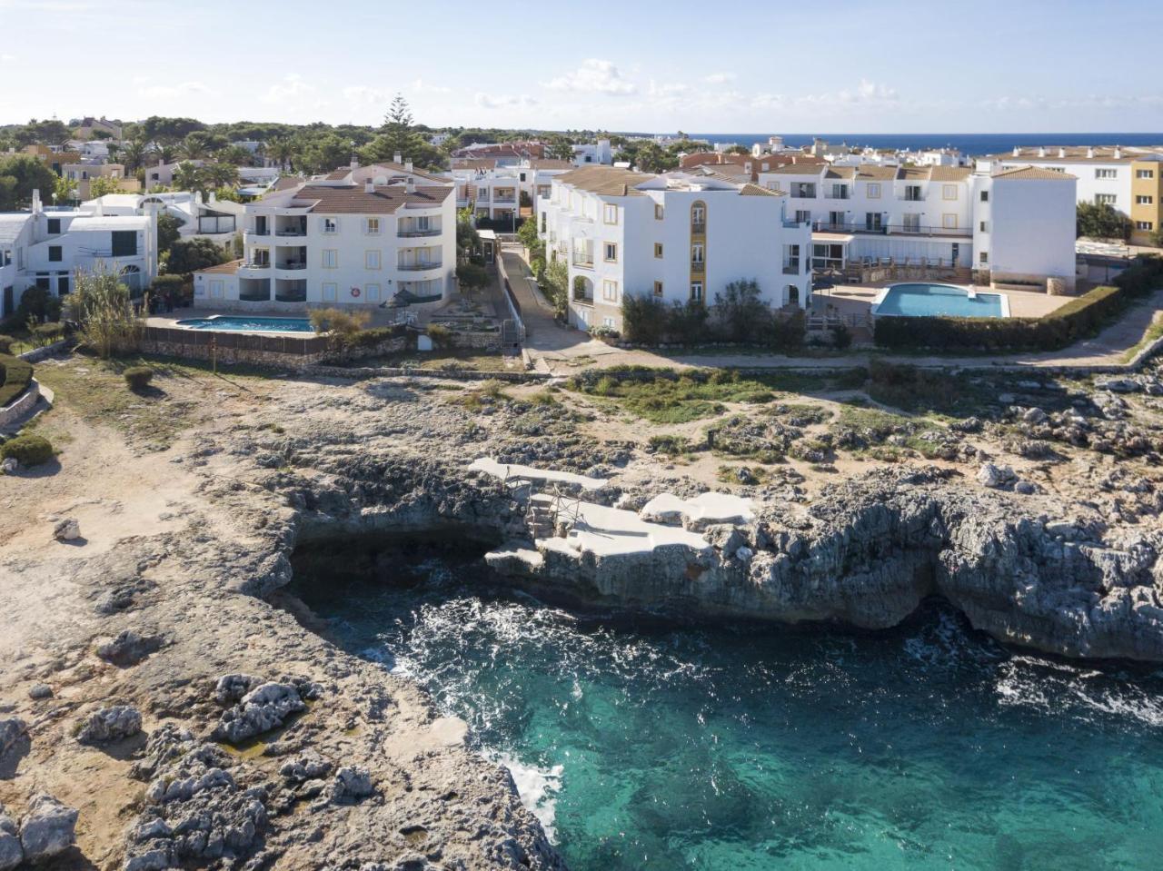 Apartamentos Sol Ponent Cala Blanca  Exterior foto