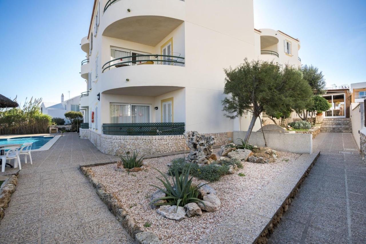 Apartamentos Sol Ponent Cala Blanca  Exterior foto