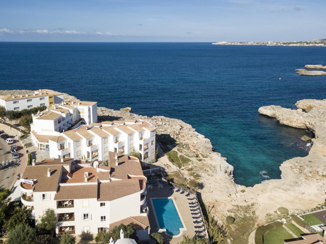 Apartamentos Sol Ponent Cala Blanca  Exterior foto